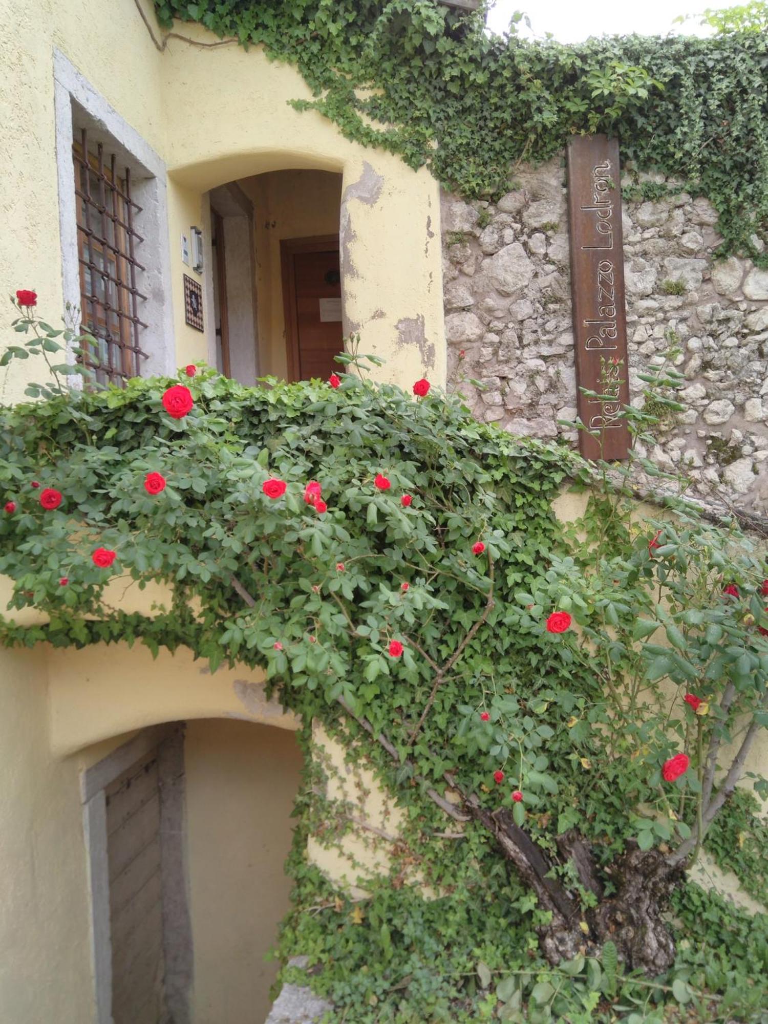 Relais Palazzo Lodron Hotel Rovereto  Kültér fotó